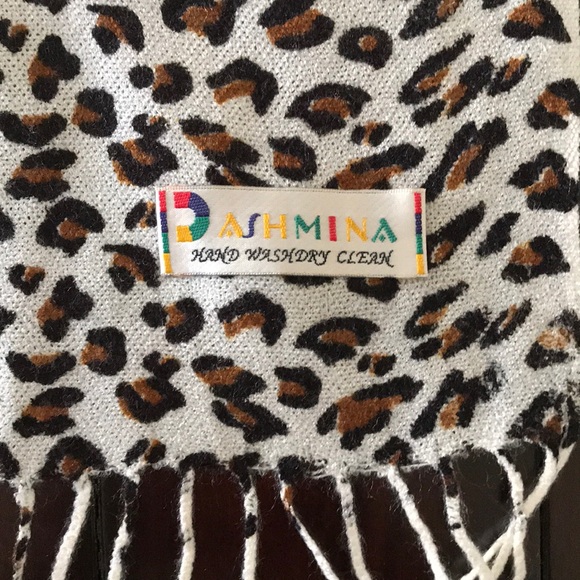 Leopard Print Pashmina Scarf - Picture 3 of 5
